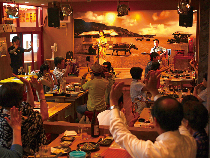 那覇の島唄ライブ居酒屋おすすめ決定版！三線生演奏と名店厳選ガイド