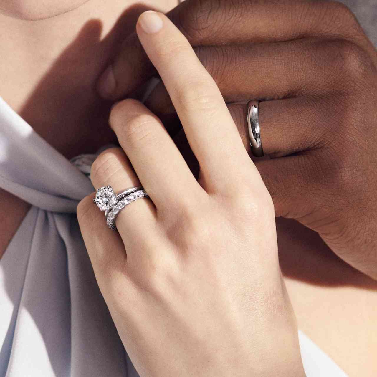 ティファニー婚約指輪は後悔する？ありえない噂の真相と2026相場