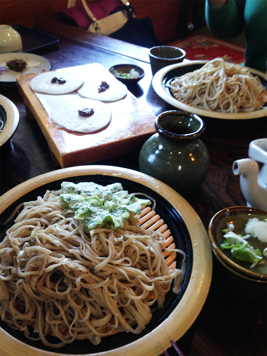 美麻村のそばが極上に旨い理由｜新行高原の名店と隠れ家を徹底解剖