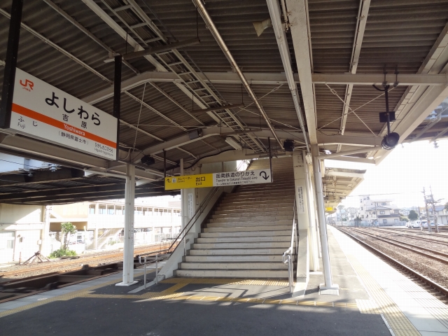富士山と工場夜景の特等席へ。2026年、吉原駅周辺で広がる「昭和レトロ」と最新夜景観光のいま