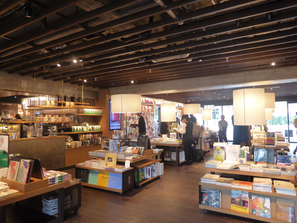 スタバ京都岡崎蔦屋書店の混雑と電源は？テラス席の実態を徹底解剖