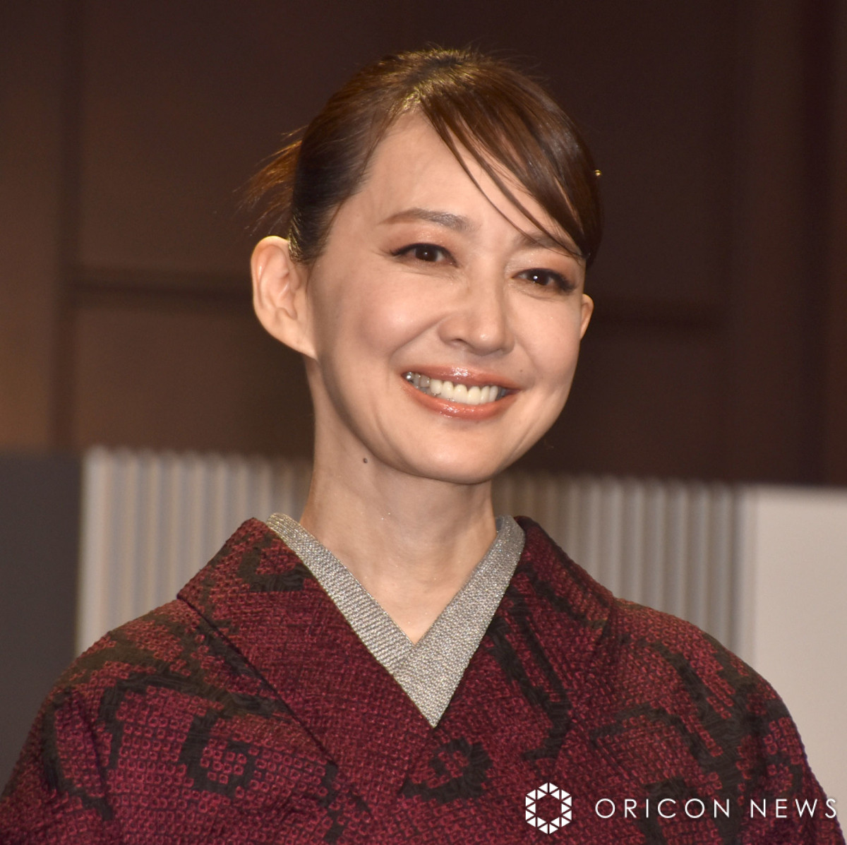 森口瑤子の現在と夫・坂元裕二との絆｜美しさの秘訣と相棒の真実
