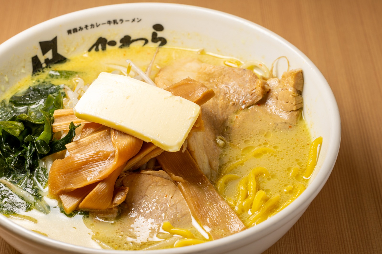 青森名物「味噌カレー牛乳ラーメン」はまずい？誕生秘話と名店の真相