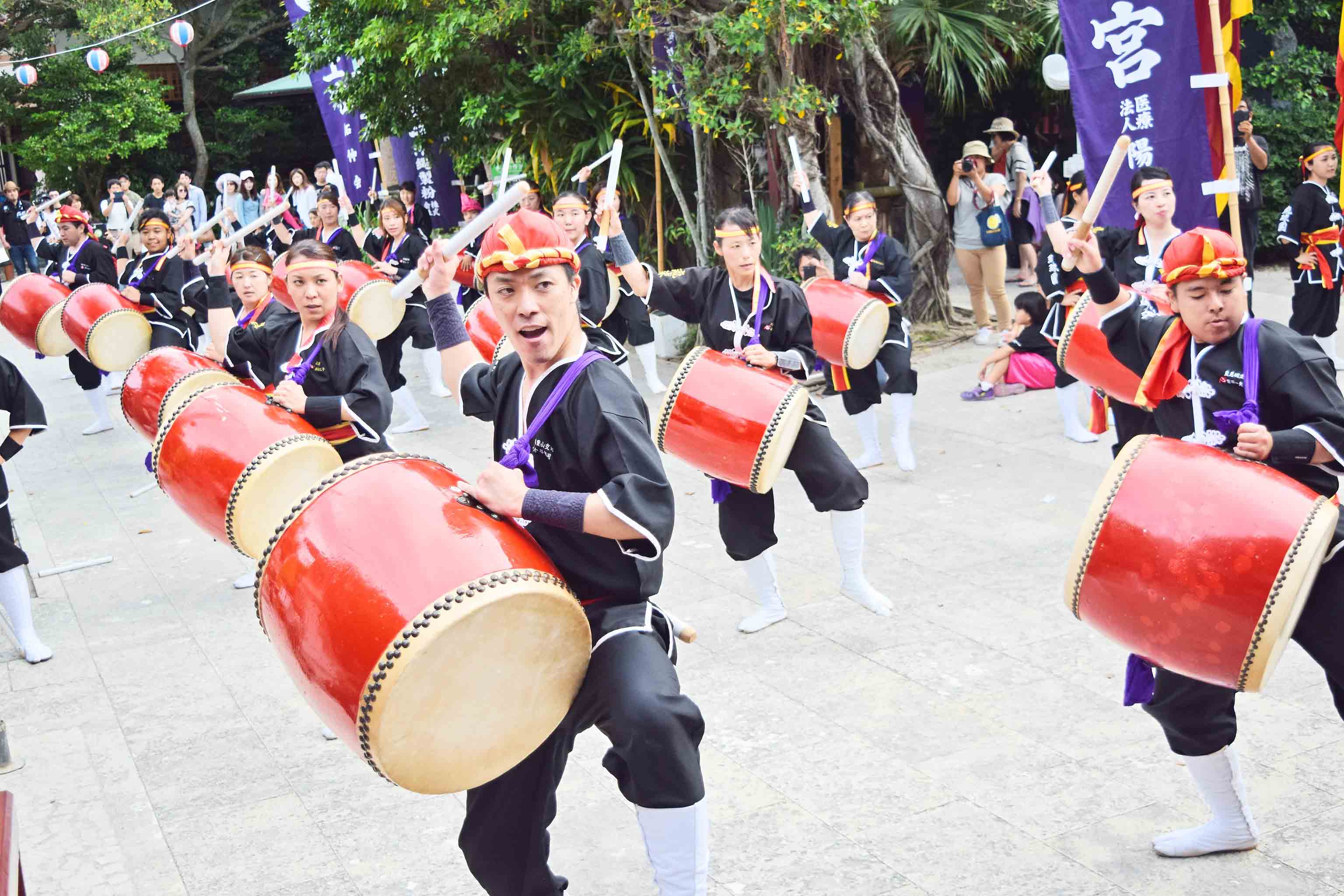 2026年、世界を鼓動させる重低音——なぜ「沖縄の太鼓」は海を越え、人々の心を揺さぶり続けるのか
