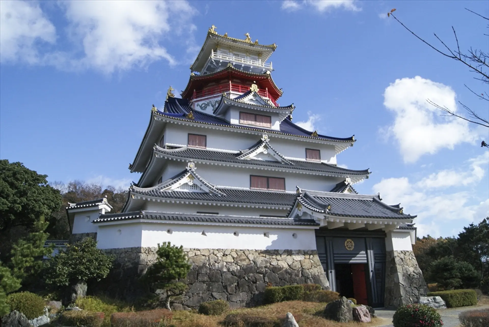 戦国時代の村は本当に弱者か？武装と自治を誇る驚くべき防衛の真相