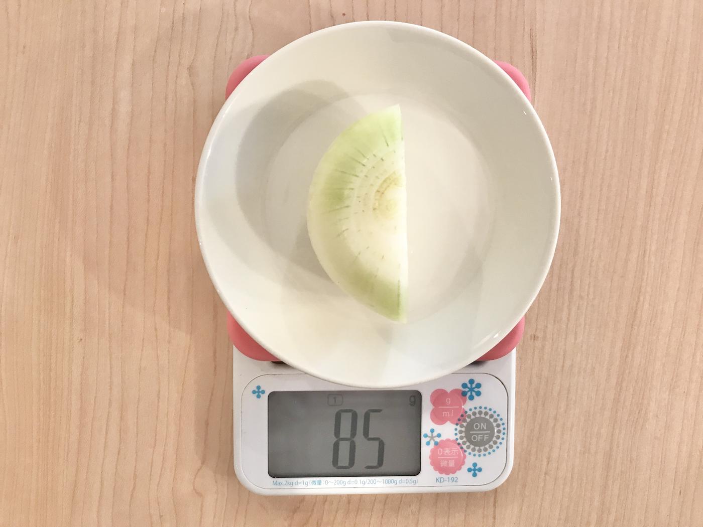 玉ねぎ一個は何グラム？サイズ別の重さをプロが徹底解説