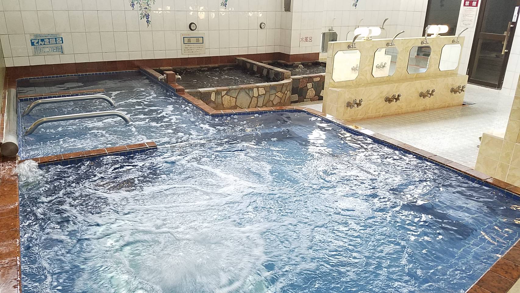 川崎の名湯「たちばな湯」の魅力解剖！黒湯とサウナの真価