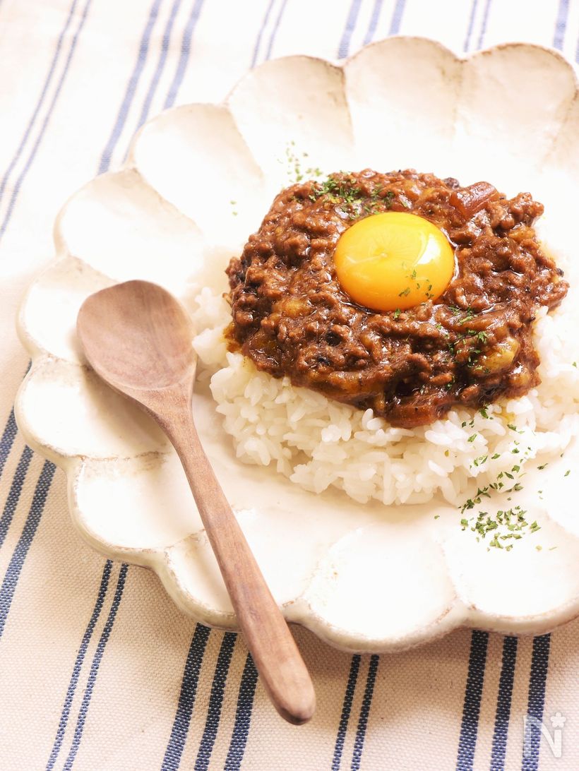 いつもの味がプロ級に！レトルトカレー絶品アレンジと隠し味の裏技