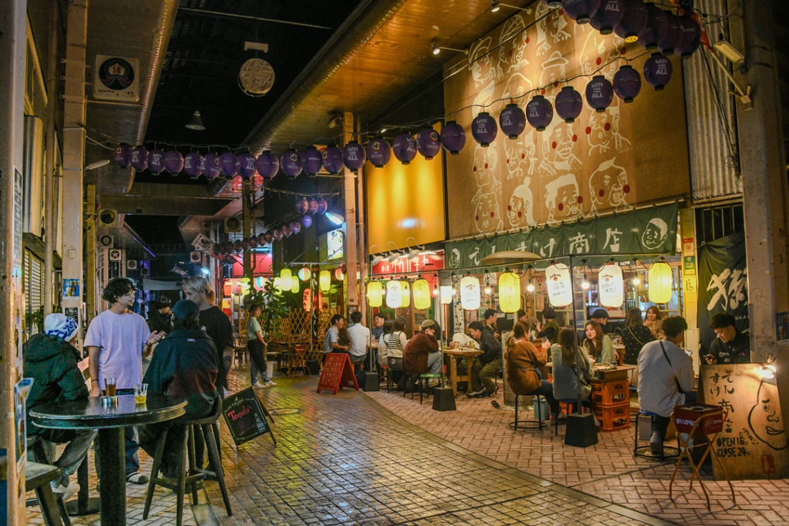 沖縄市で本当に美味い居酒屋は？コザ・中の町の人気店と穴場を徹底取材