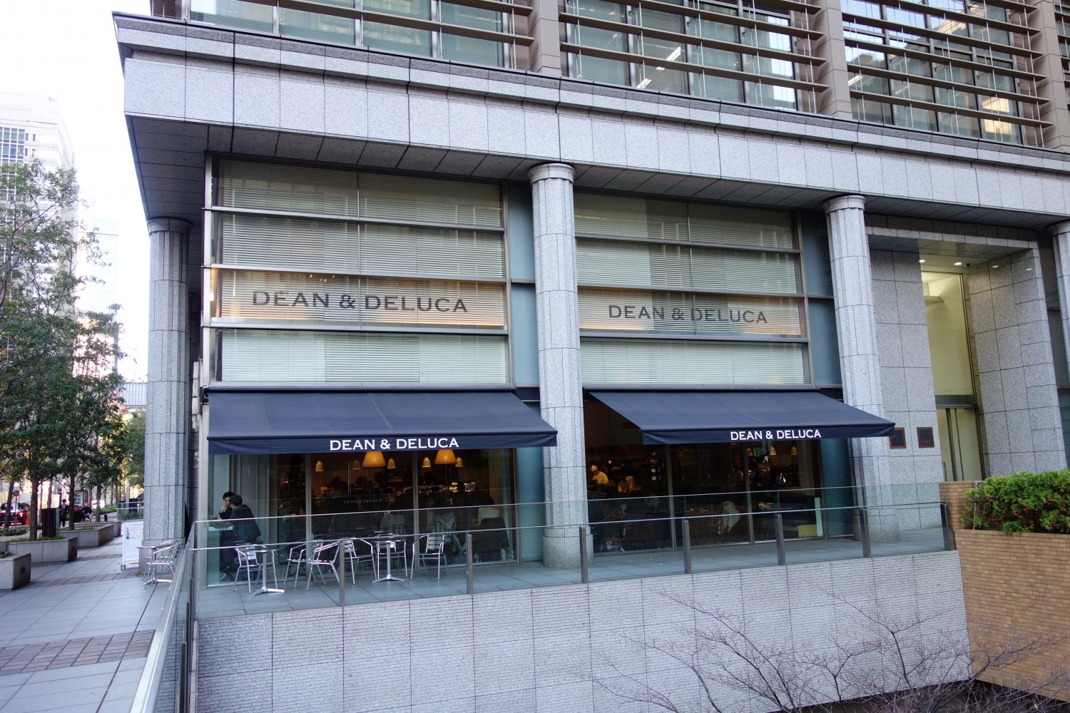 Dean＆Delucaカフェ丸の内の真相！限定ランチと混雑回避術