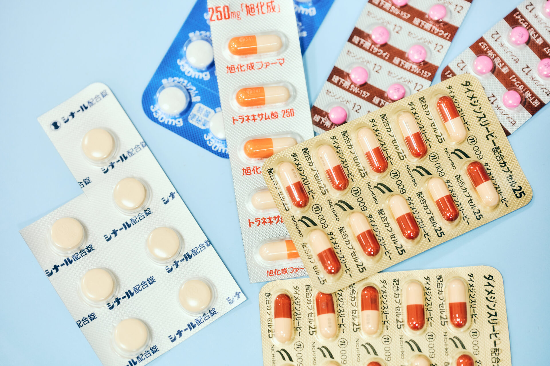 薬物錠剤の危険な実態｜カラフルな刻印に潜む罠と法規制の現在地