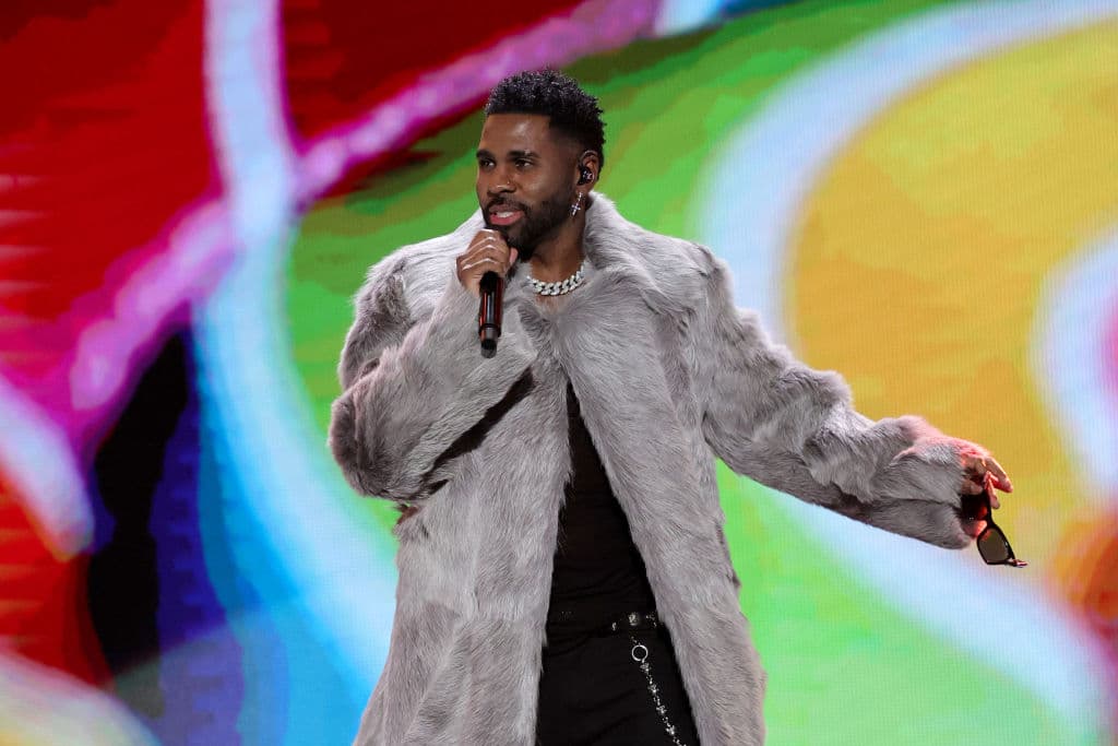 What Time Does Jason Derulo Come on Stage