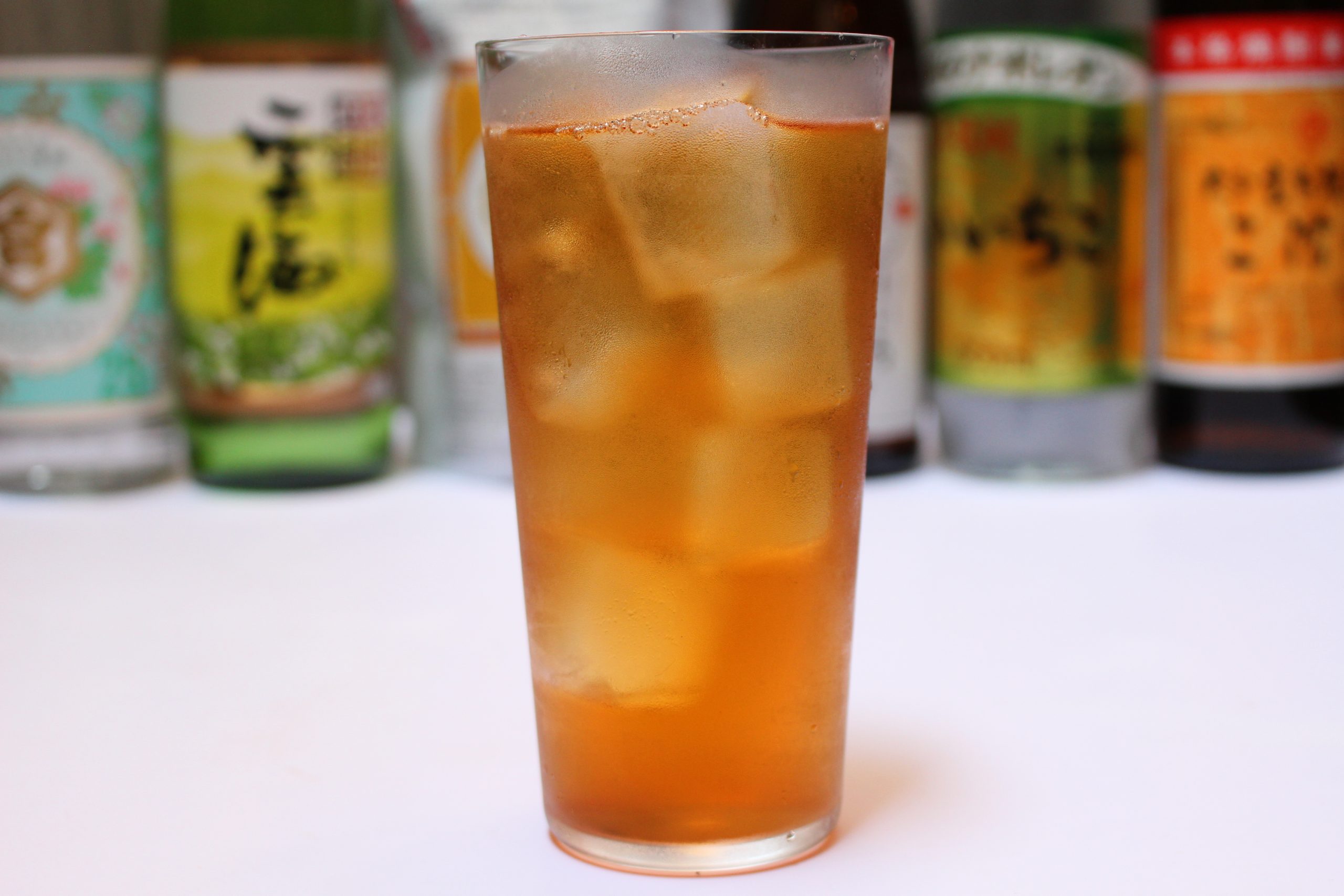 プロ直伝ウーロンハイの作り方｜黄金比率と注ぎ順で居酒屋の味を再現