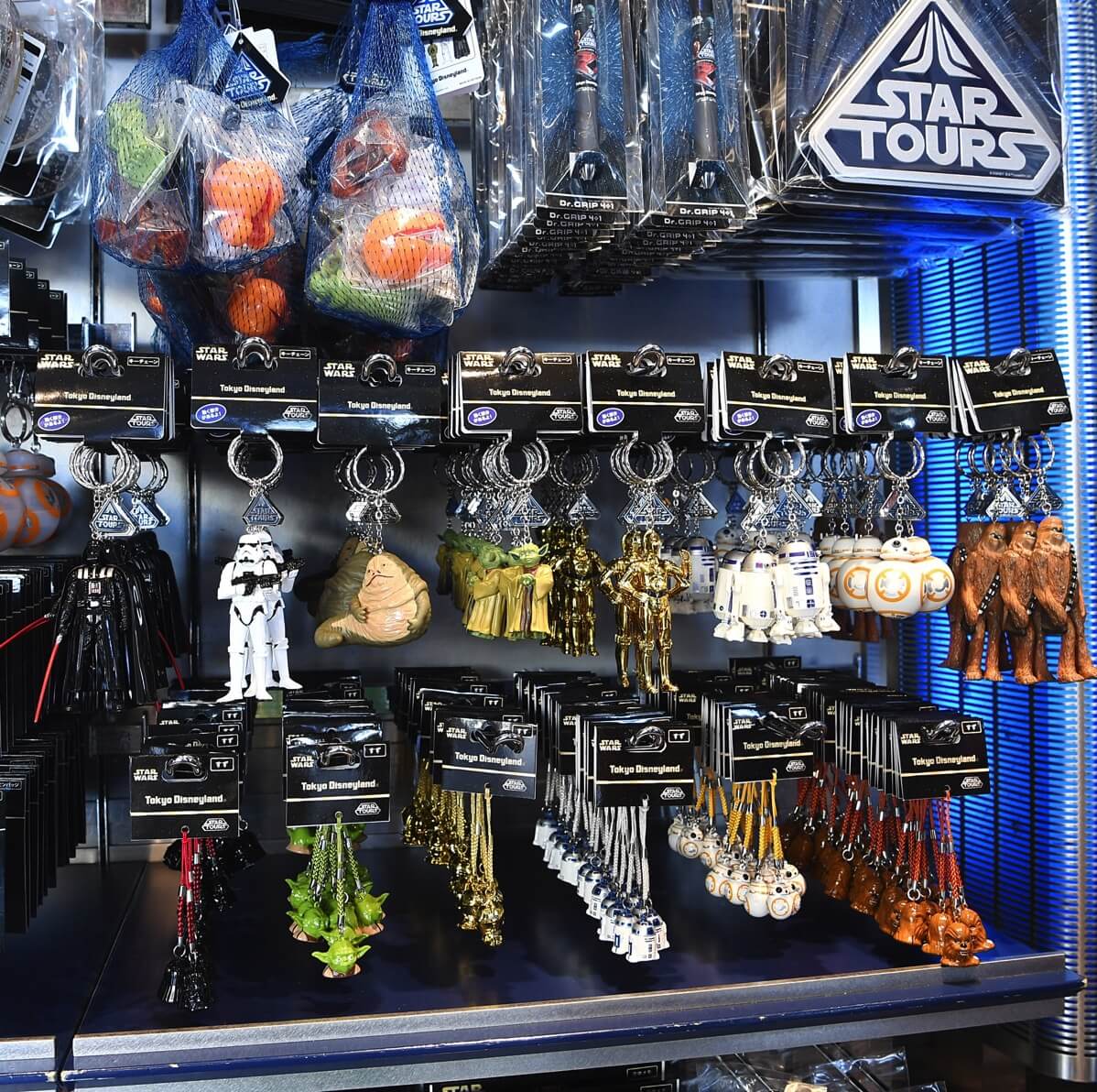 ディズニーランドのスター・ウォーズグッズはどこ？売り場縮小の真相