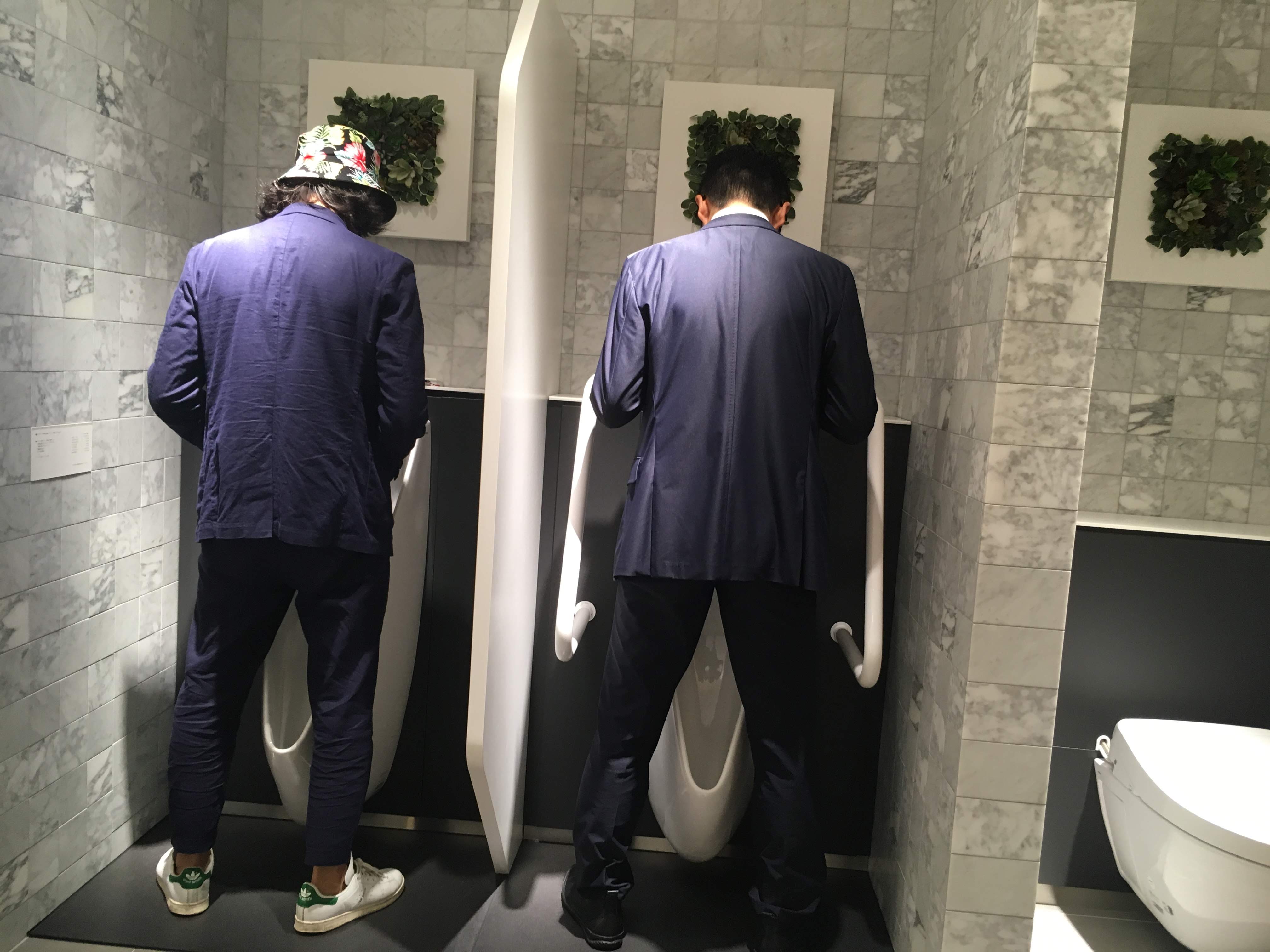 男性のトイレ事情に異変？座り派多数の理由と最新設備を徹底解剖