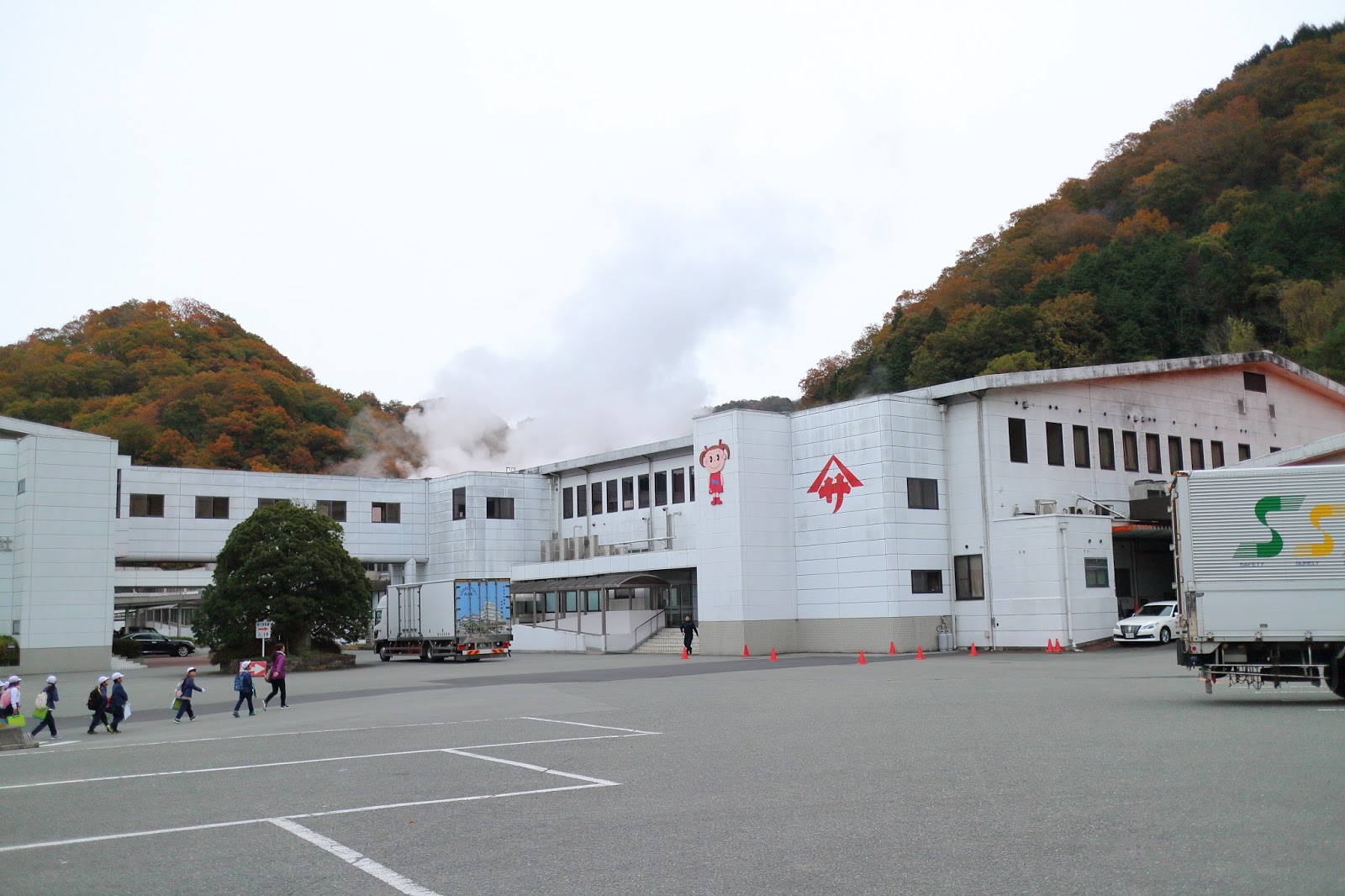 姫路ヤマサ蒲鉾本社工場の見学＆体験！夢鮮館グルメと混雑完全攻略