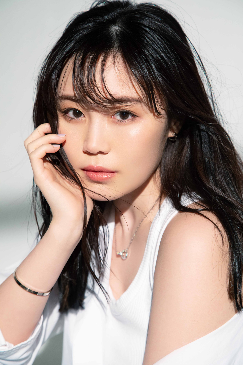 鷲尾伶菜がE-Girls解散を語る真相｜Flowerから現在まで徹底解説