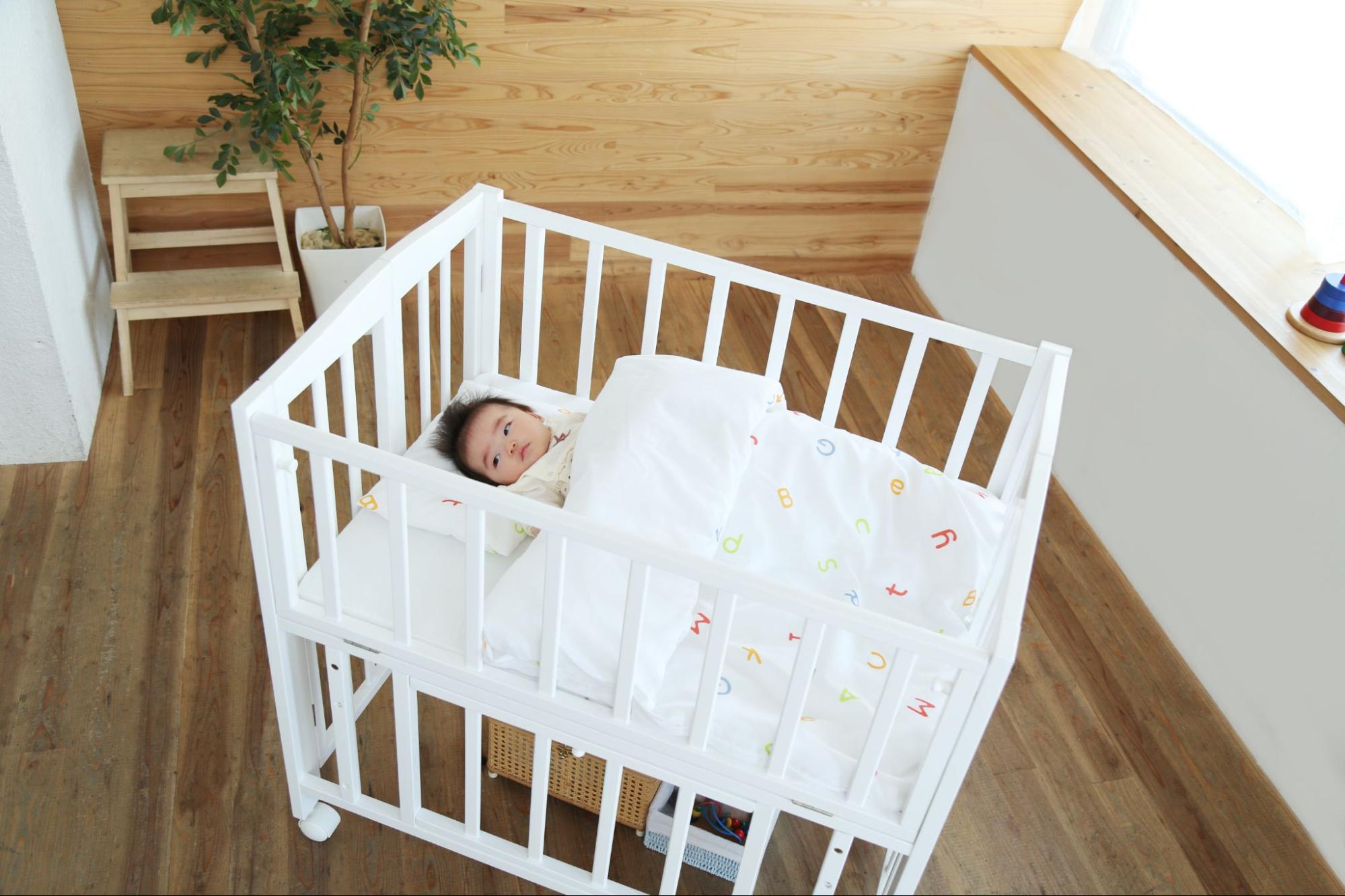 ベビーベッドはいつまで使う？公式2歳と実際の卒業時期の真相