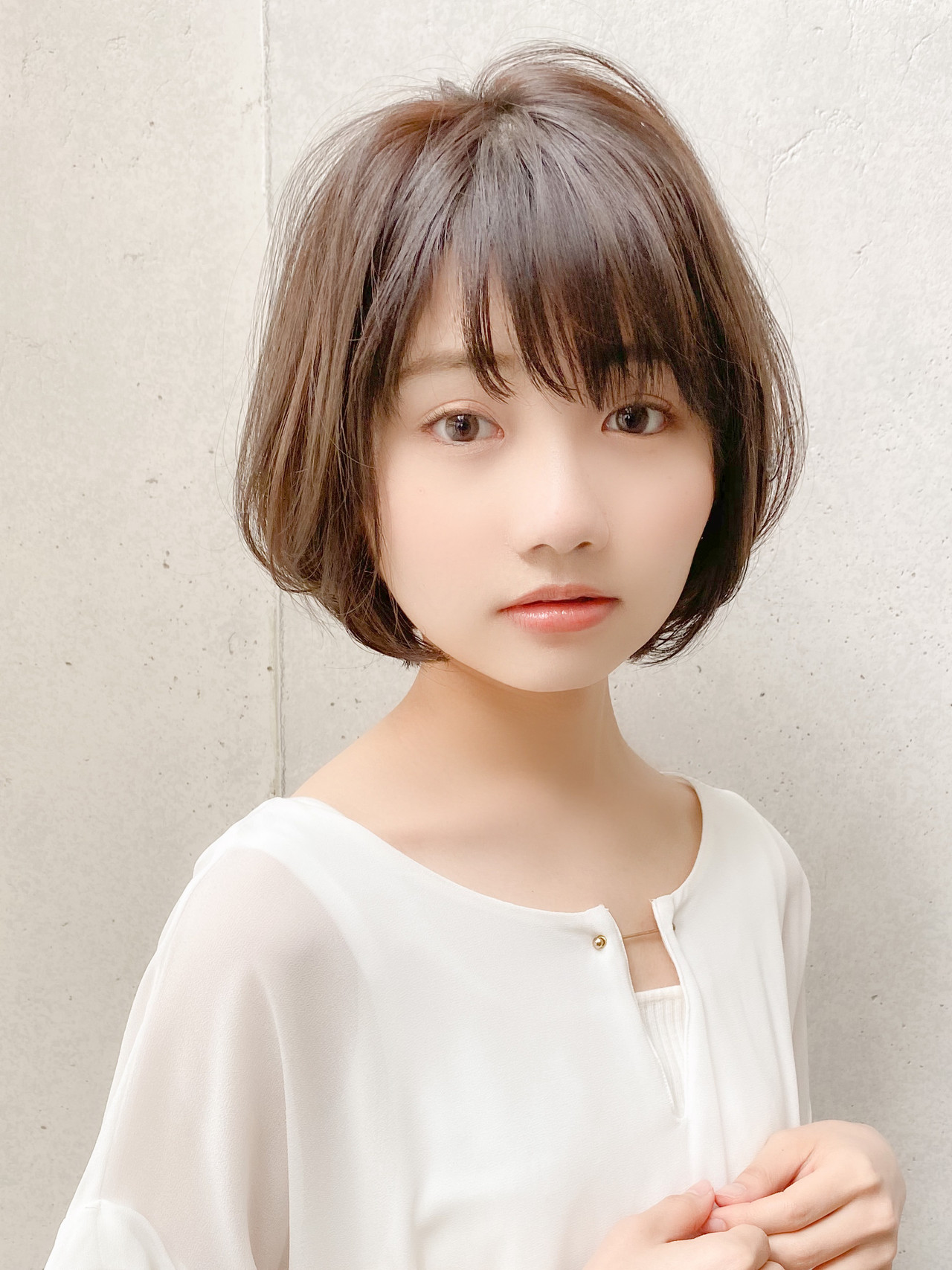 丸顔がかわいい決定的な理由とは？小顔見えする垢抜け術2026