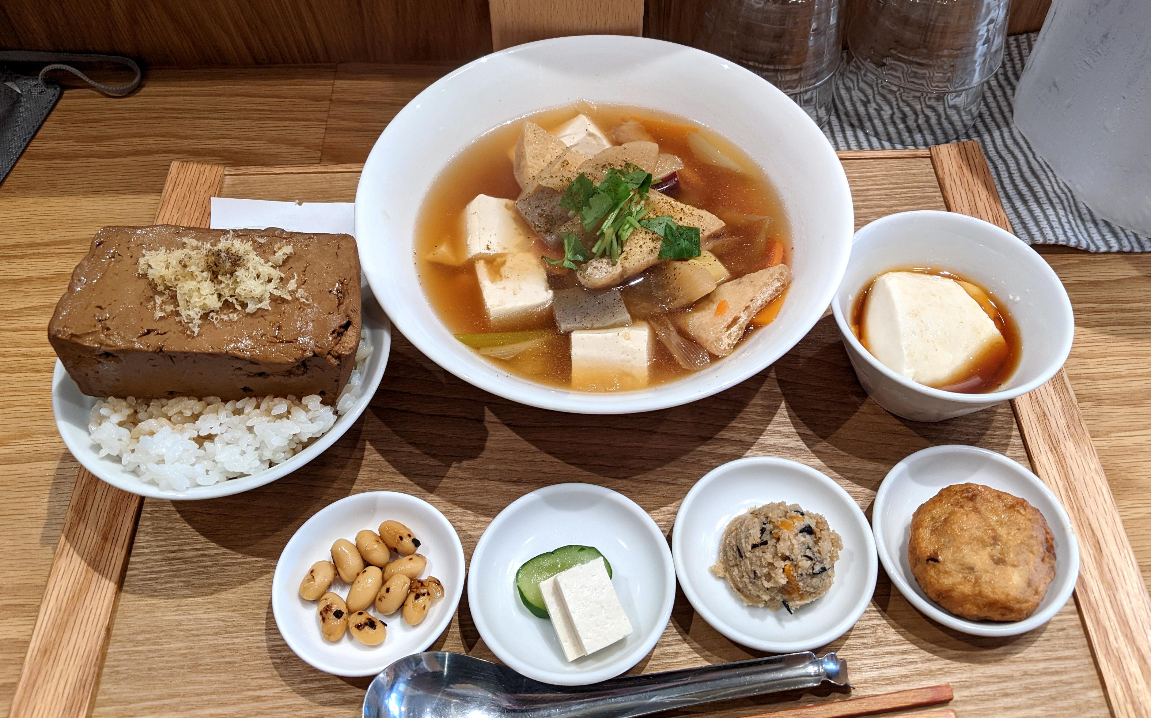 メディア未公開！ミシュラン匠が明かす至高の豆腐料理専門店ガイド