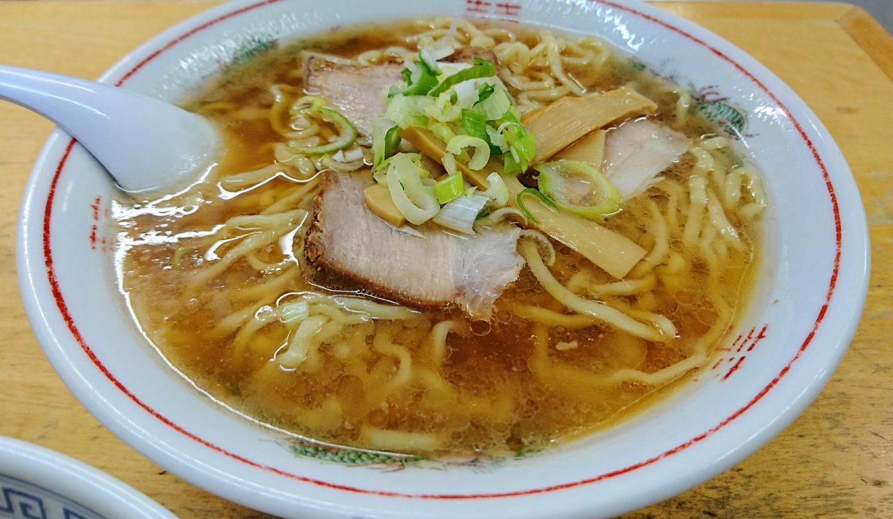 喜多方ラーメン松食堂の真実！坂内食堂の隣で行列が絶えない理由