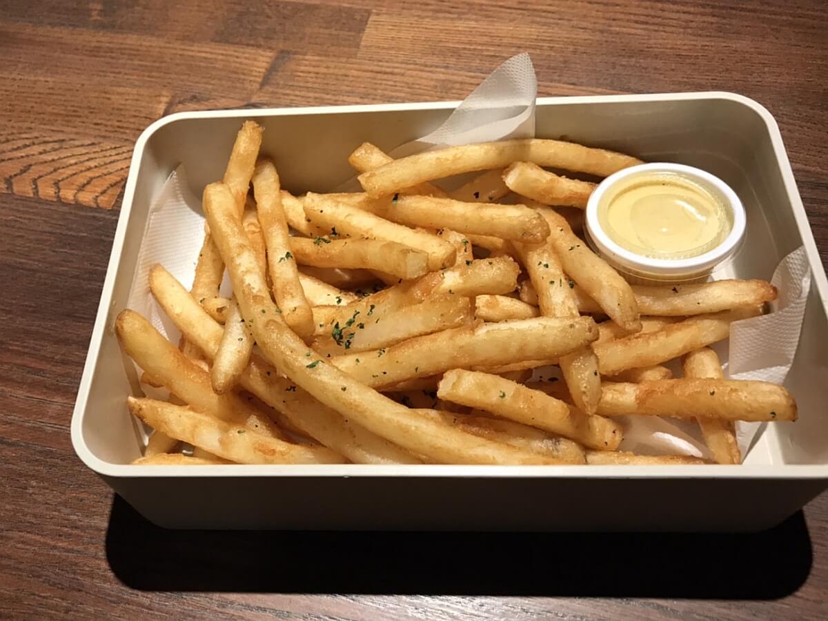 魔法界の闇を暴く話題作ハローズバーの衝撃真相と限定配信の全貌