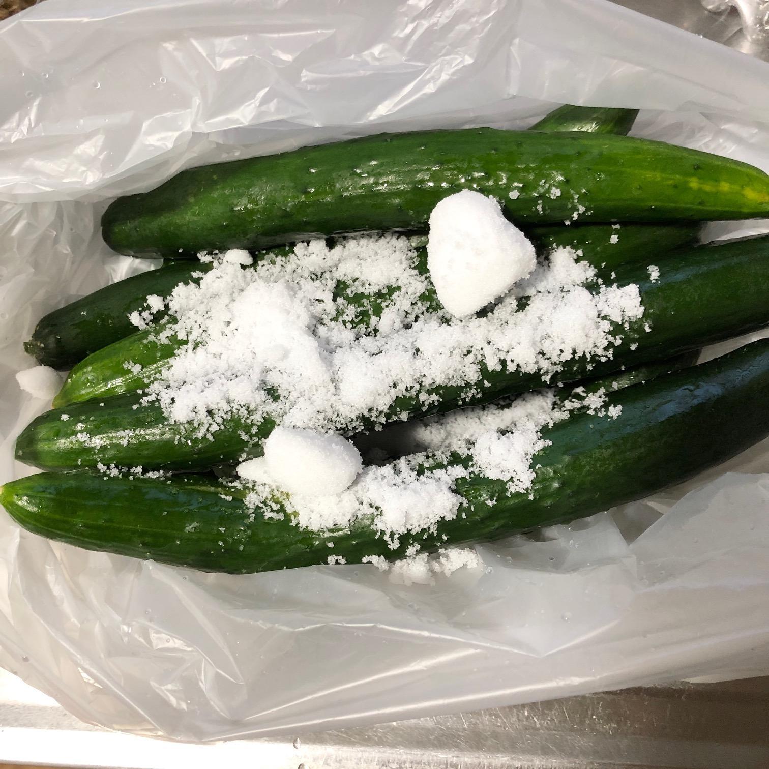 きゅうり漬物を1年長期保存する秘訣！パリパリ食感を残す保存術