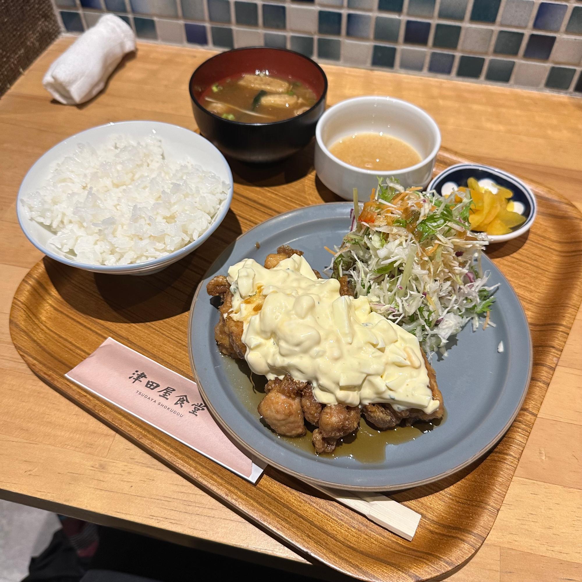 津田屋食堂の魅力を徹底解剖！名物カツ丼とラーメンに潜む人気の秘密