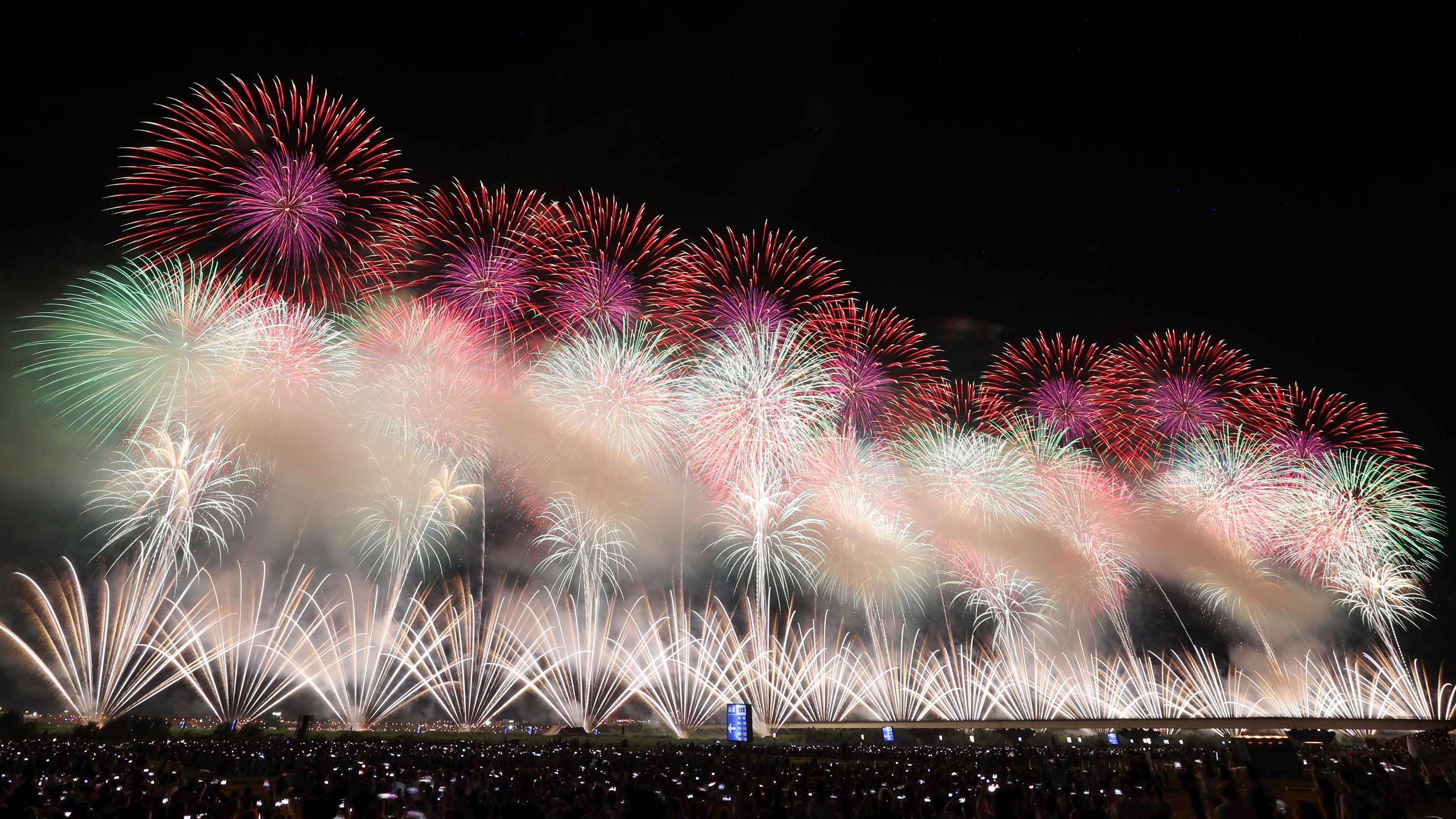 【2026】関西の花火大会ガイド！穴場と混雑回避の裏ワザを徹底解説