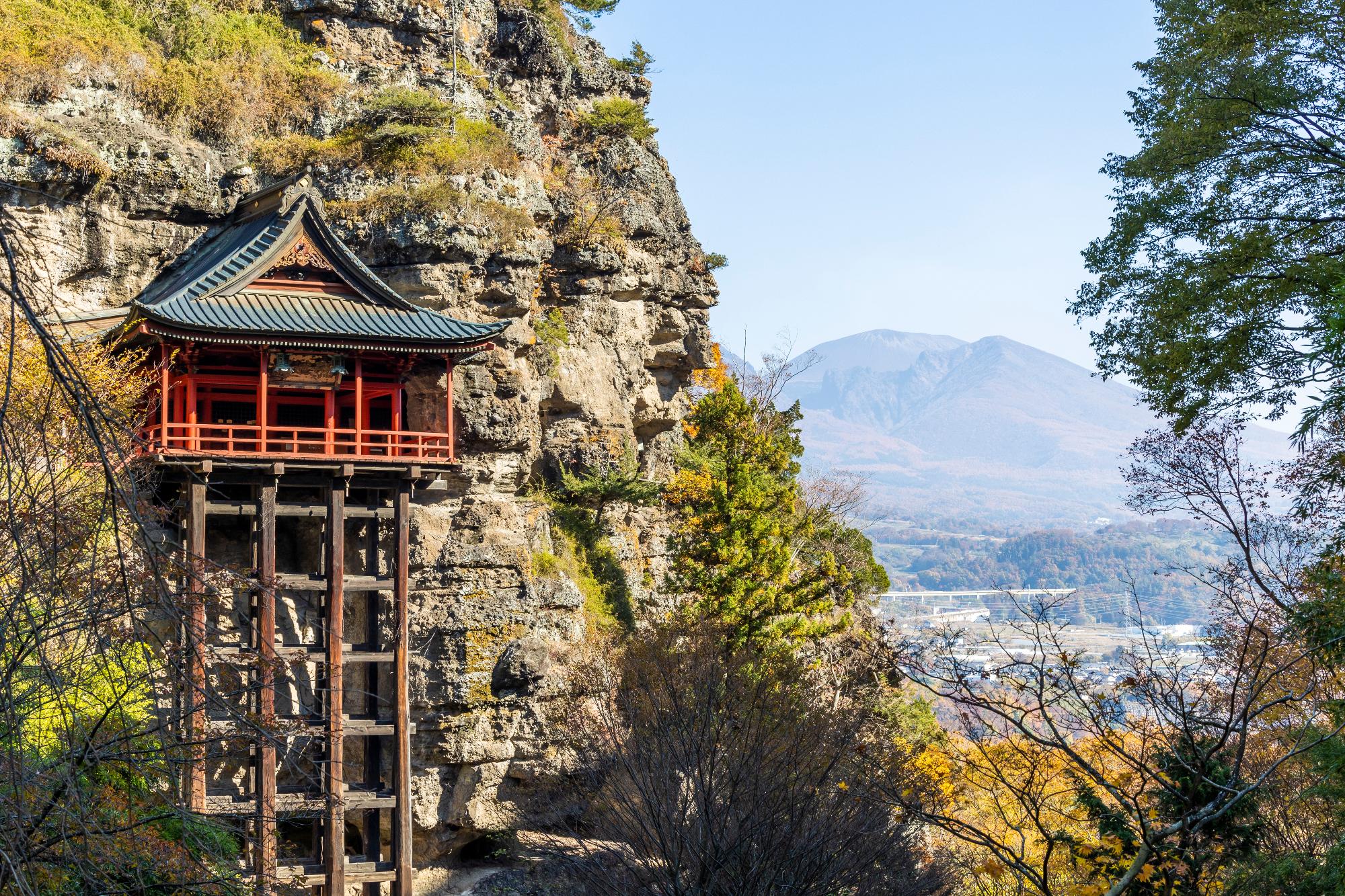 断崖の絶景！布引観音釈尊寺の歴史と善光寺伝説の真相を徹底取材