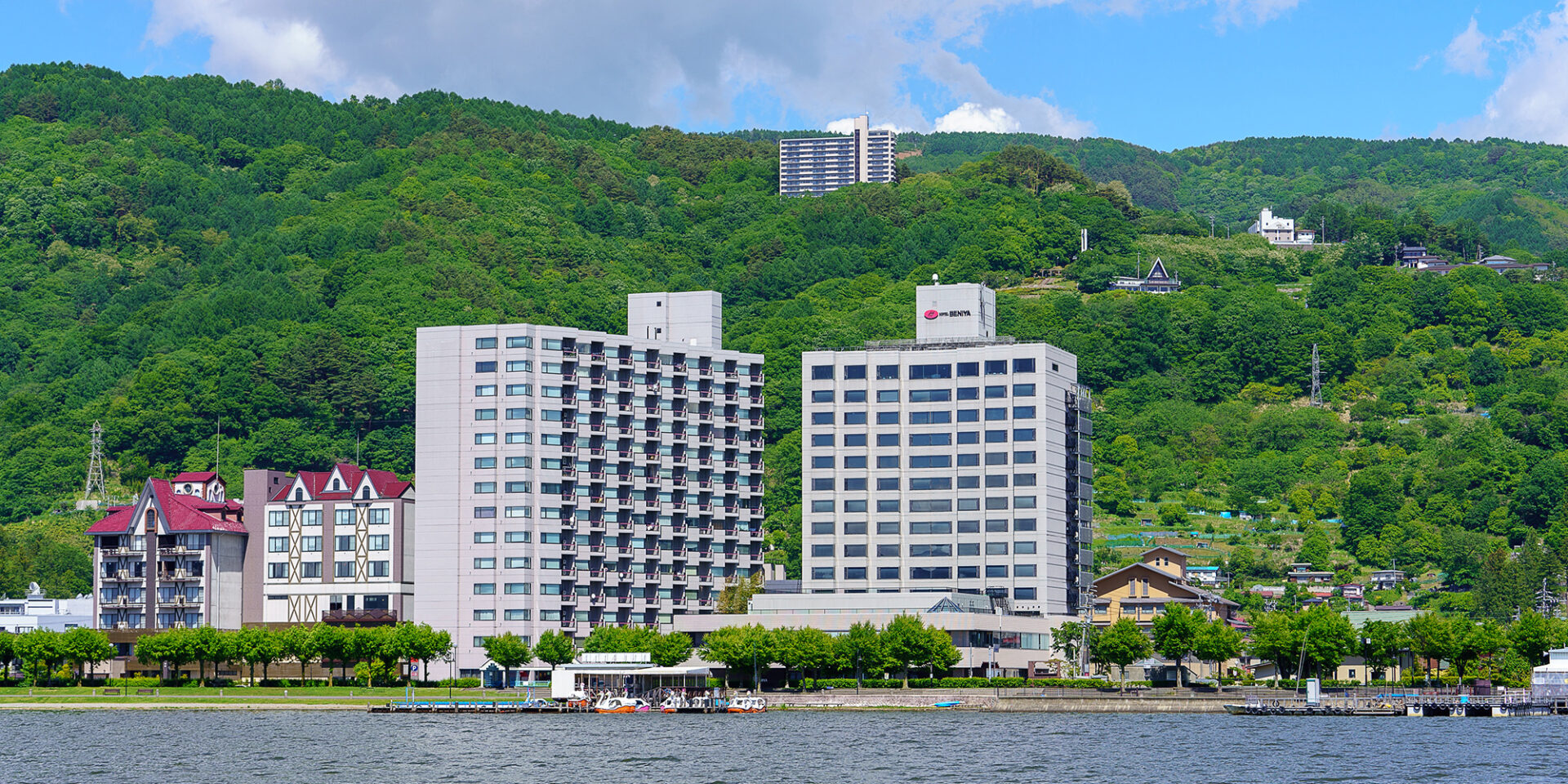 上諏訪温泉ホテル紅やの口コミ検証！絶景展望風呂とバイキングの真相