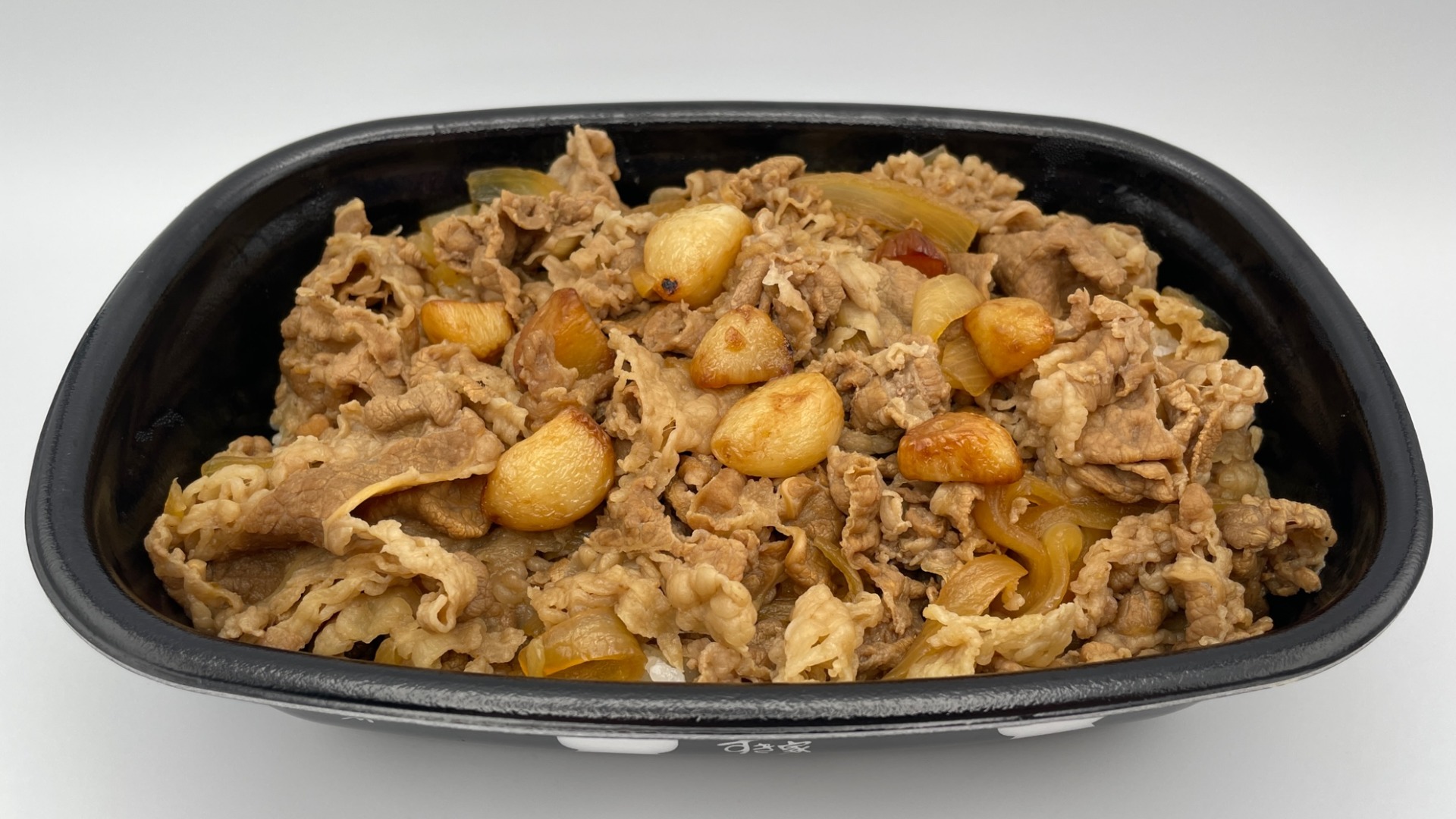 すき家メガ牛丼のコスパは本物か？肉量・カロリーとキングの差を検証