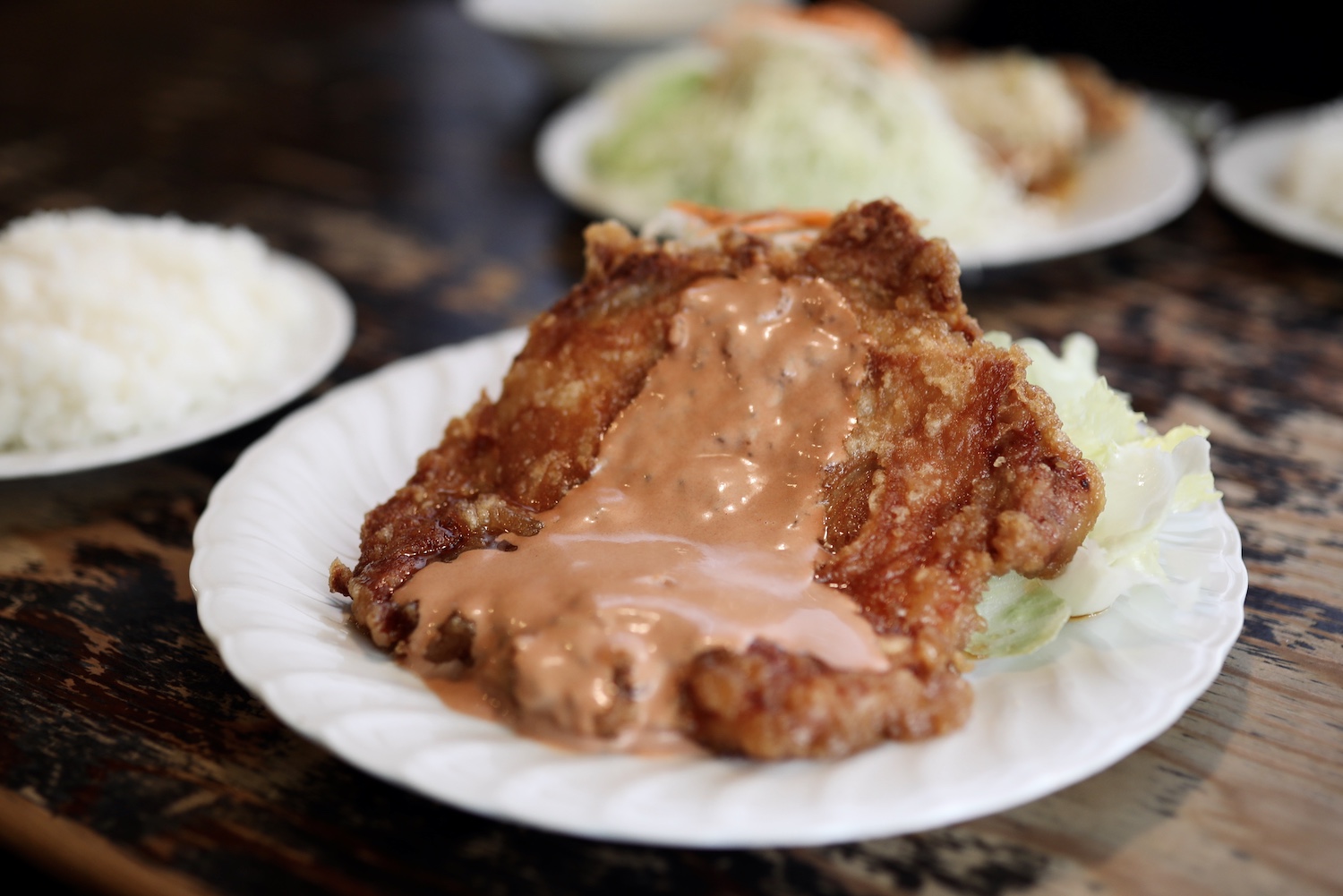 高知「鳥心 本店」名物チキンナンバンの衝撃！混雑とテイクアウト攻略