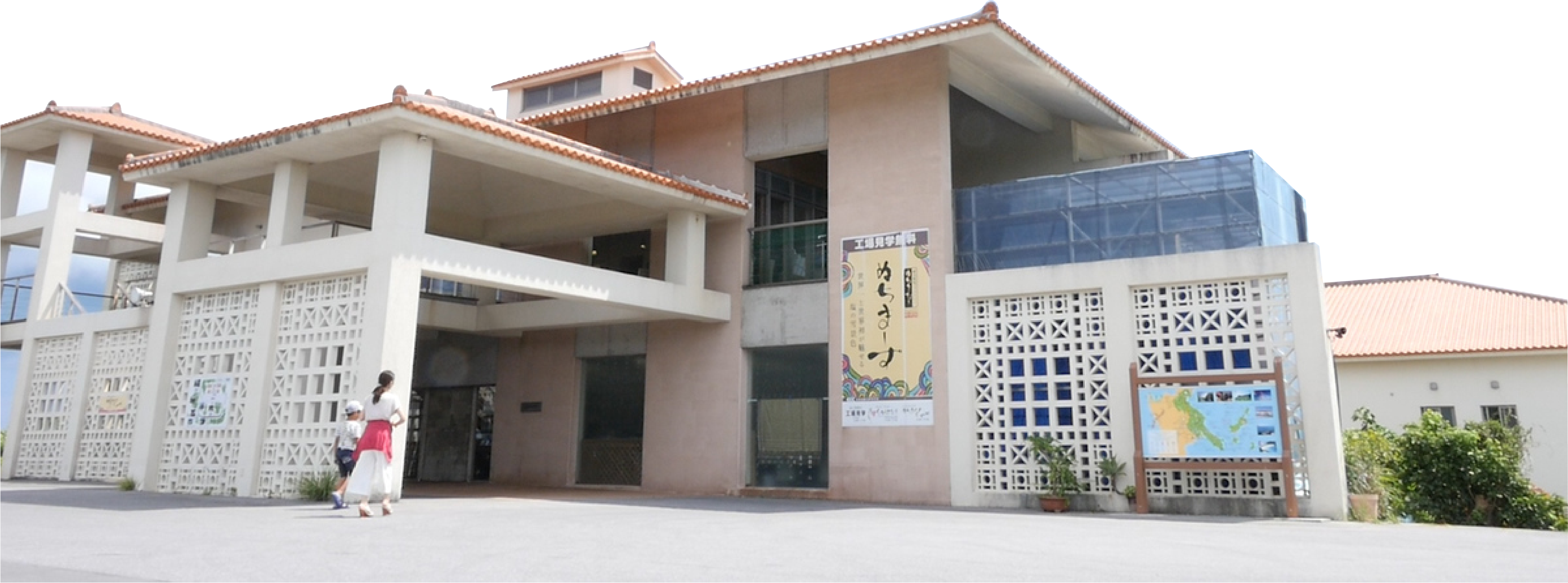 沖縄の塩工場見学が旅行者に大人気！ぬちまーす・雪塩の魅力を徹底比較