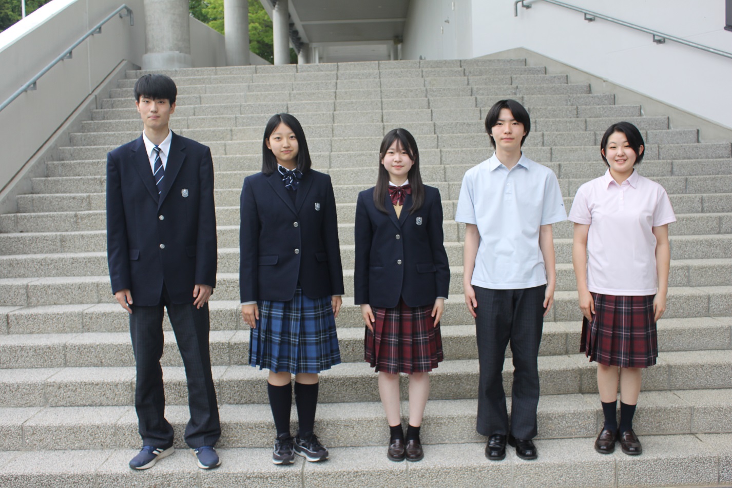 プール学院制服の人気の秘密！デザインの魅力から噂の真相まで解説